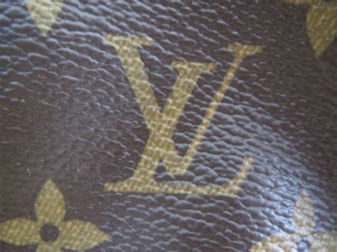 come riconoscere falso louis vuitton|false louis vuitton prints.